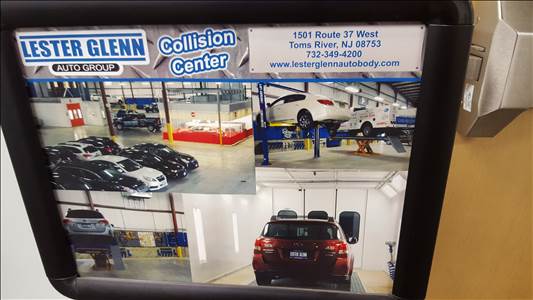 Lester Glenn Collision Center Logo
