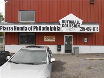 Piazza Honda Automall Collision Logo
