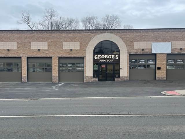 Georges Auto Body Logo