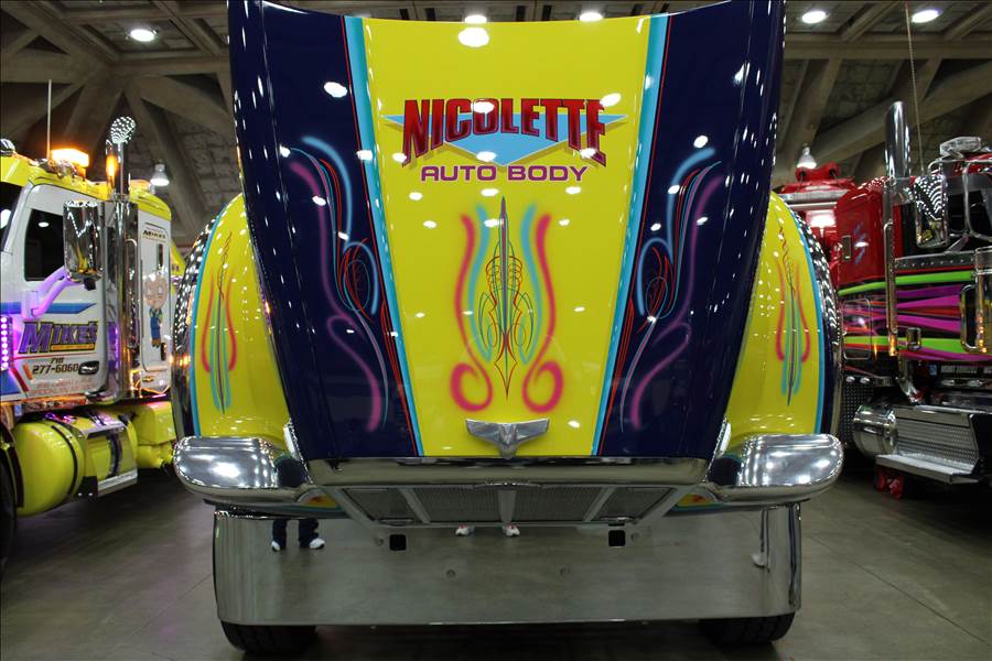 Nicolette Auto Body Works, Inc. Logo