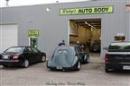 Raleys Auto Body Logo