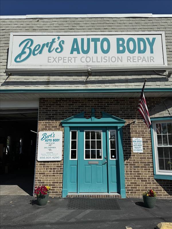 Bert's Autobody 703 Market Street, Mount Ephraim, NJ 08059 Bert's Autobody Logo